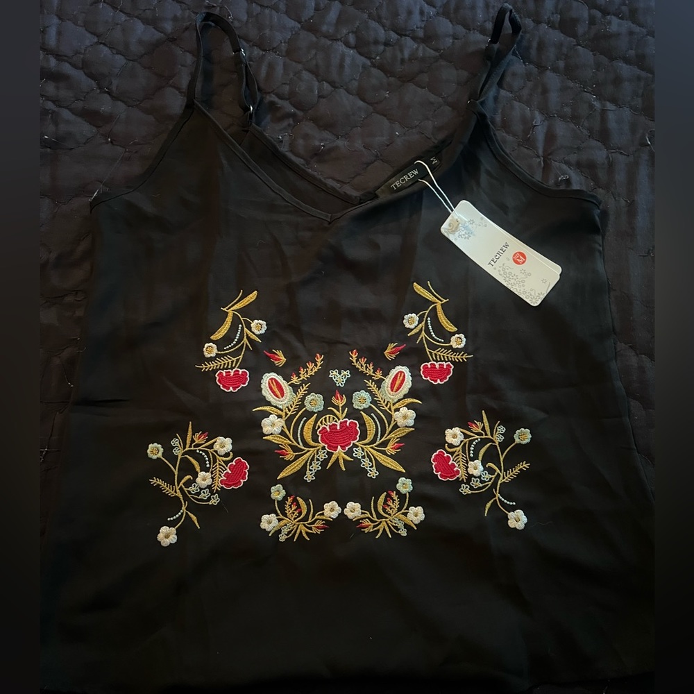 Women’s Tecrew top shirt brand new with tags very comfortable!